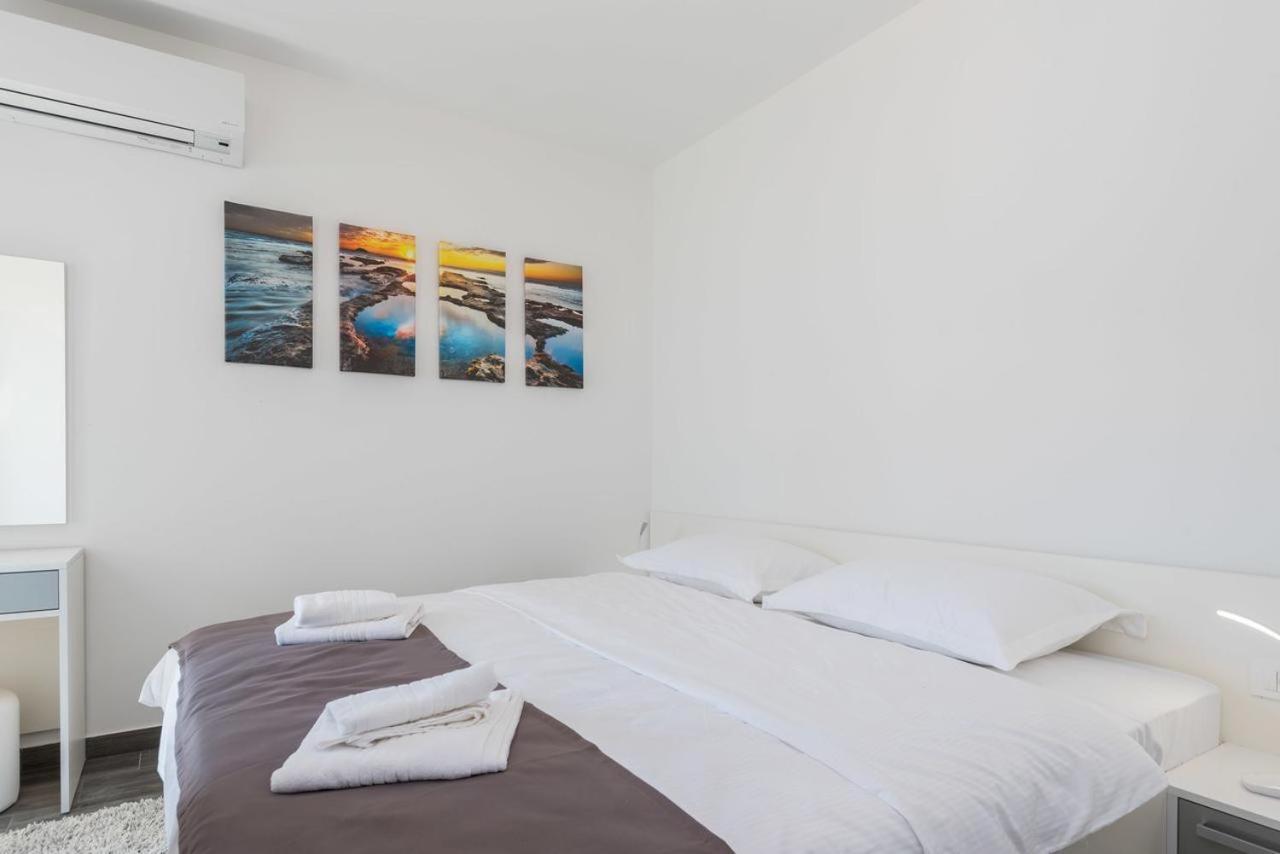Apartments Poseidon Сресер Экстерьер фото