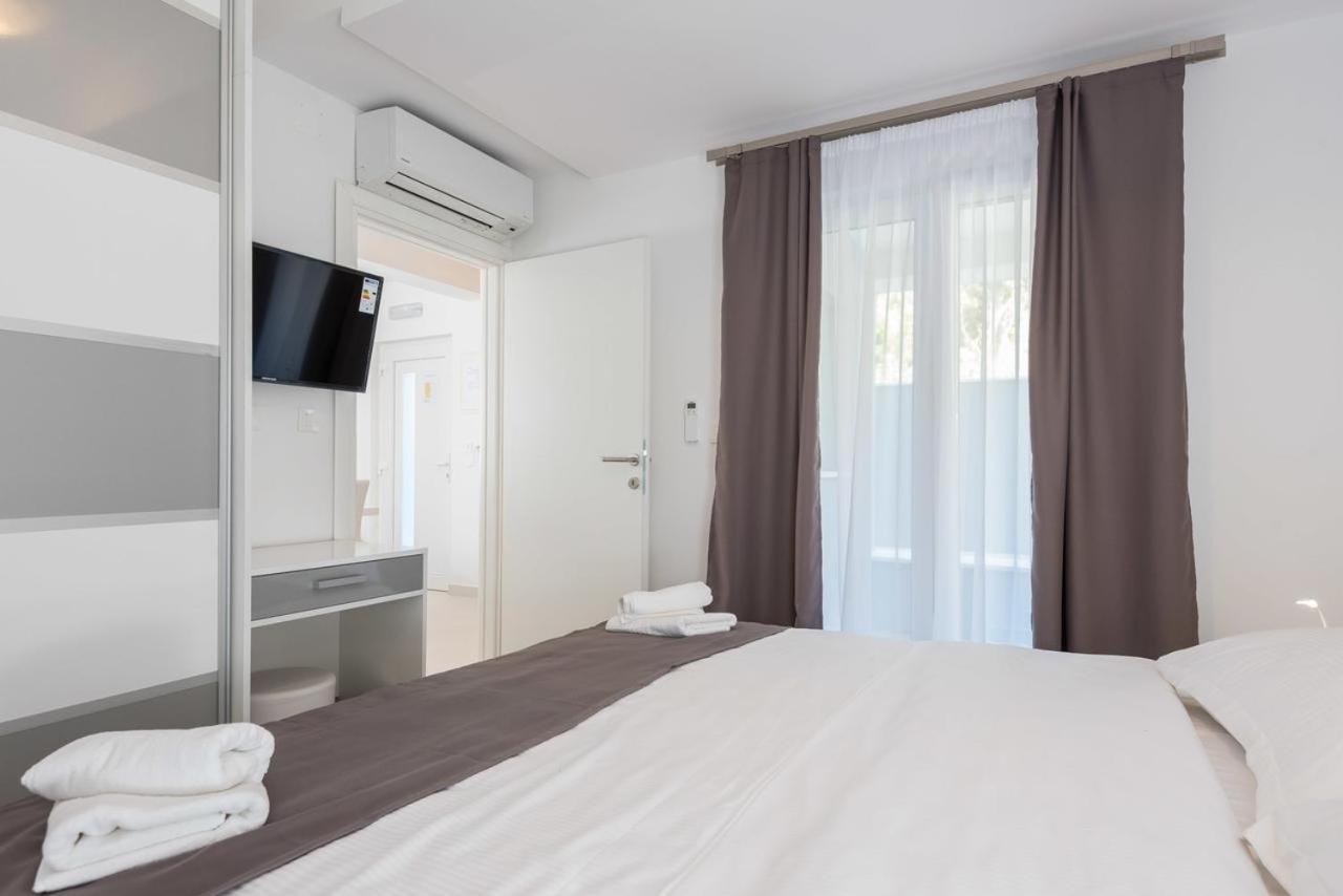 Apartments Poseidon Сресер Экстерьер фото