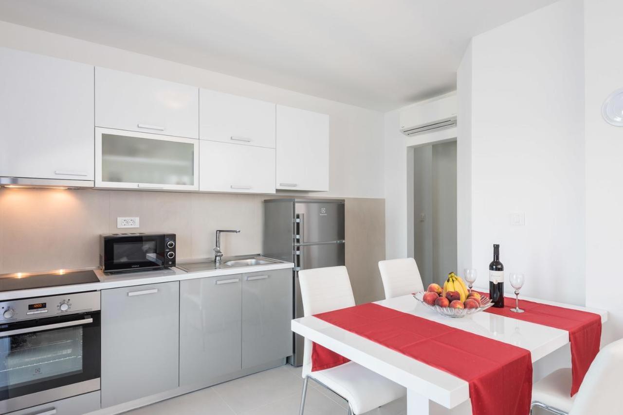 Apartments Poseidon Сресер Экстерьер фото