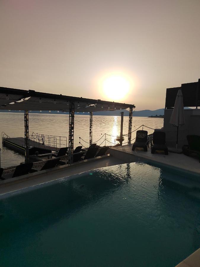 Apartments Poseidon Сресер Экстерьер фото