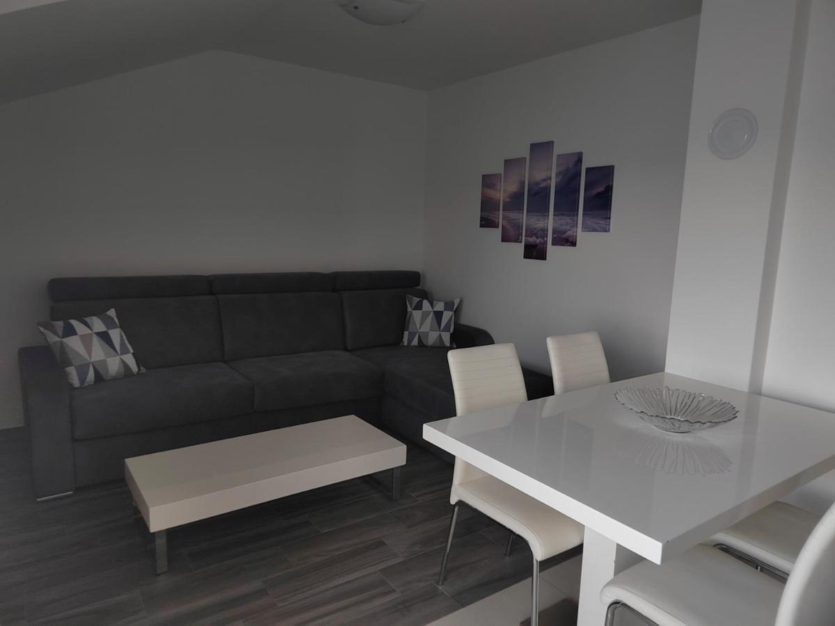 Apartments Poseidon Сресер Экстерьер фото