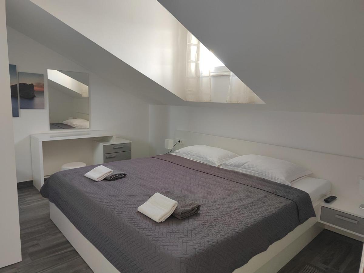 Apartments Poseidon Сресер Экстерьер фото