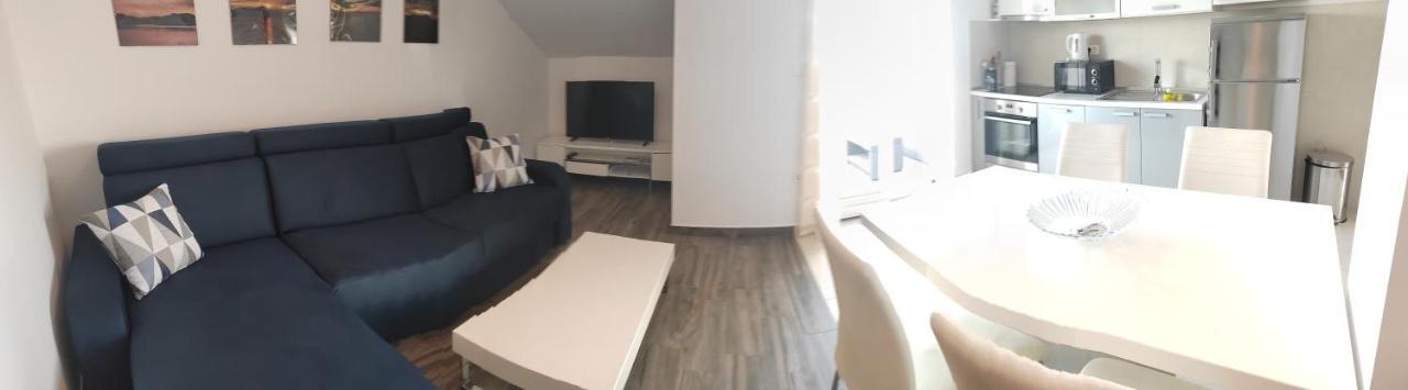 Apartments Poseidon Сресер Экстерьер фото