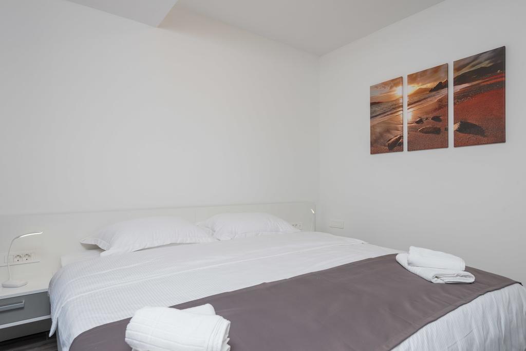 Apartments Poseidon Сресер Экстерьер фото